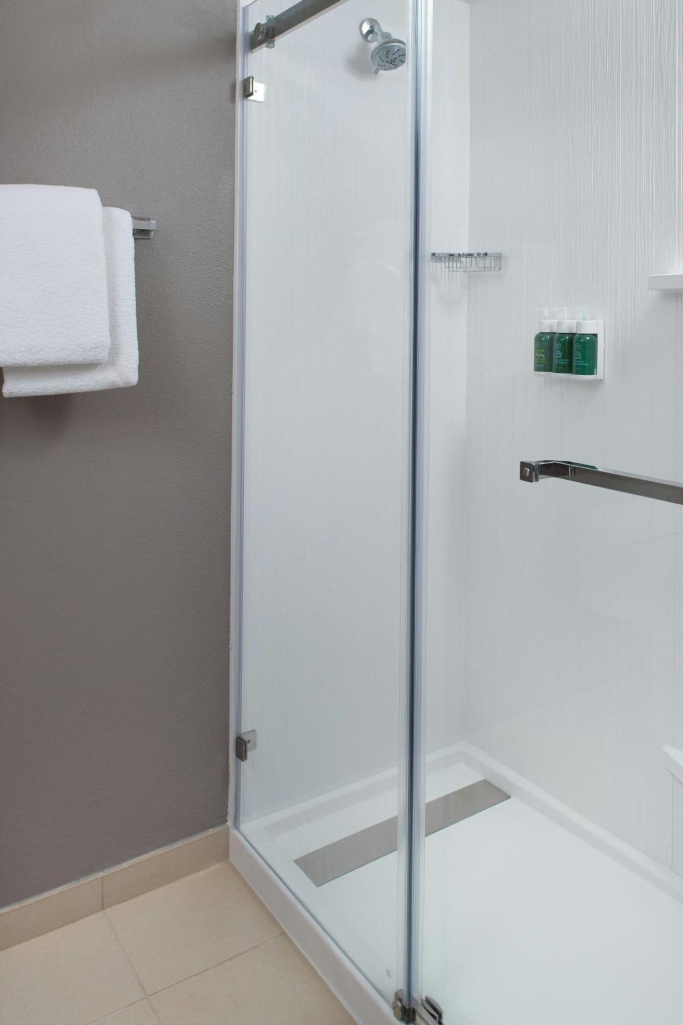 Courtyard By Marriott Greensboro Dış mekan fotoğraf