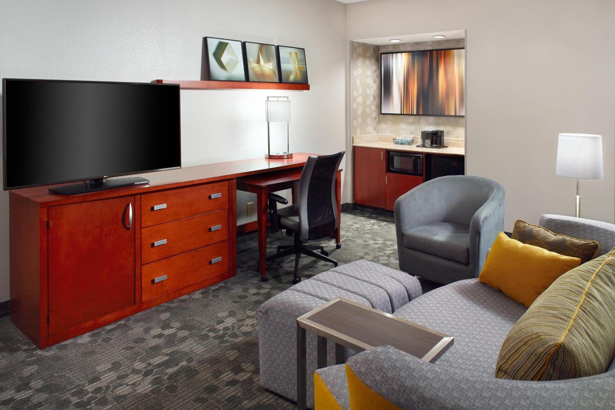 Courtyard By Marriott Greensboro Dış mekan fotoğraf