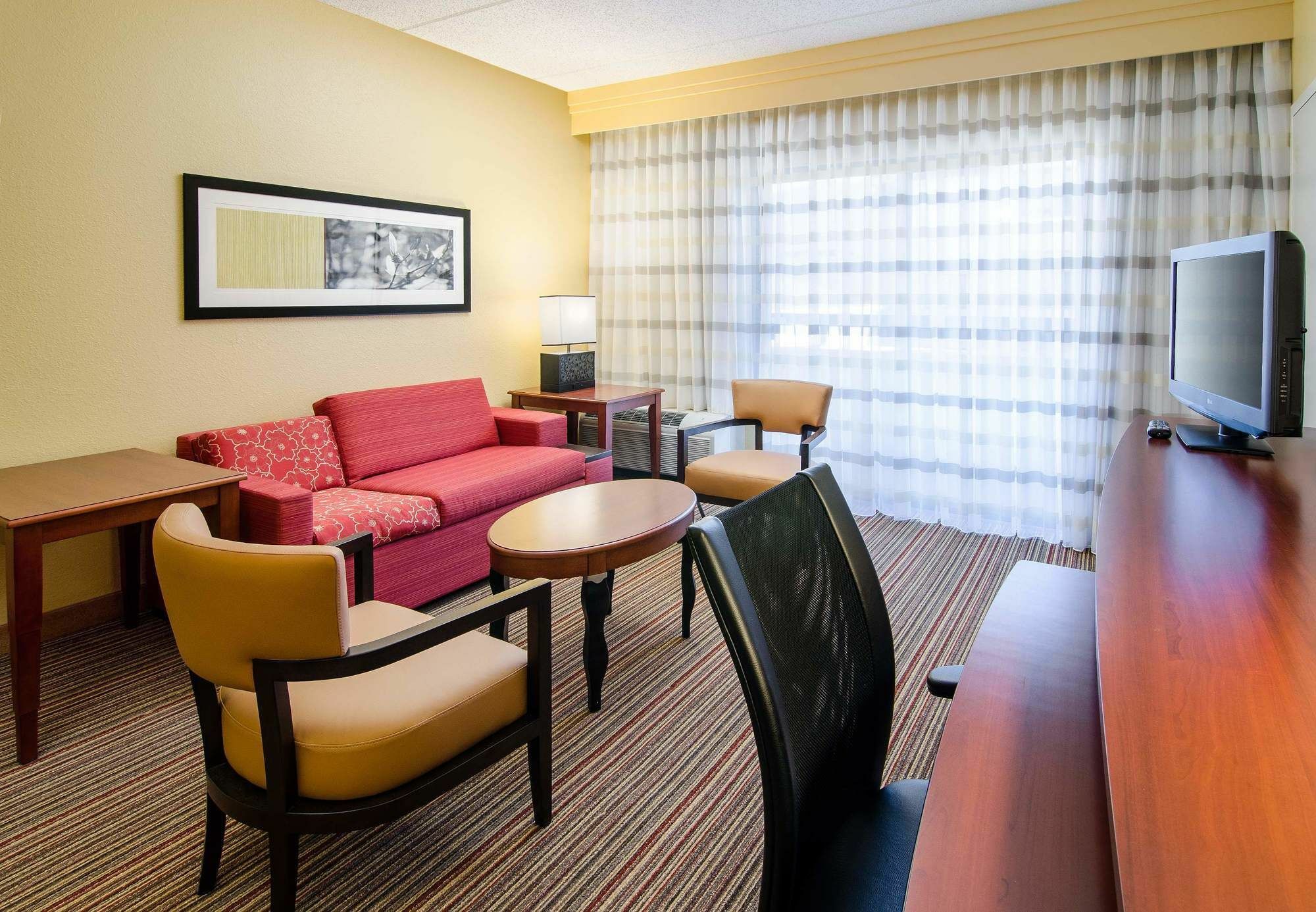 Courtyard By Marriott Greensboro Dış mekan fotoğraf